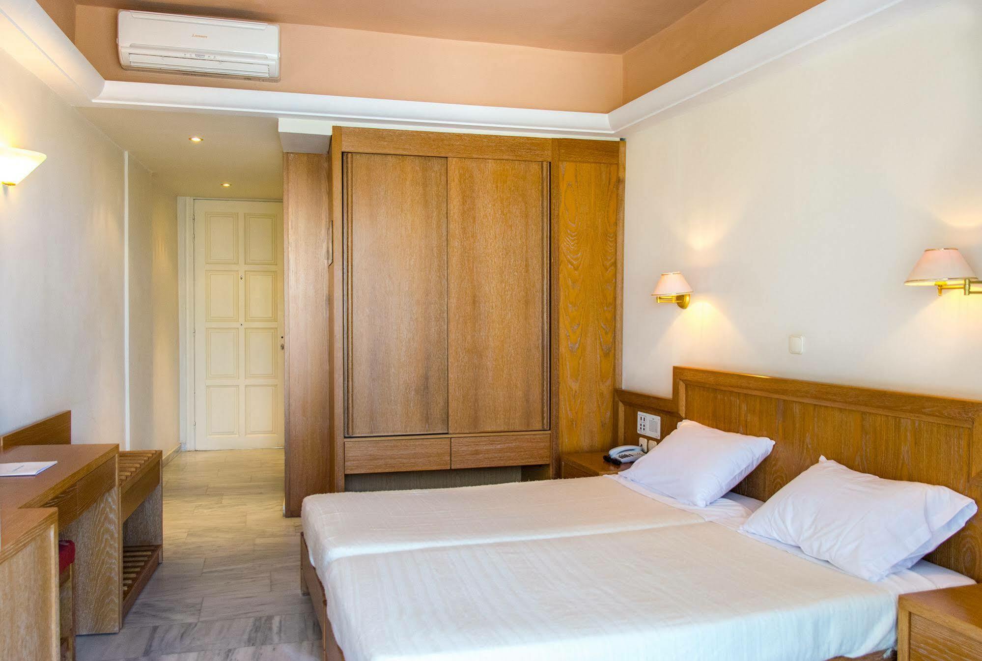 Anita Beach Hotel- Adults Only Rethymno  ภายนอก รูปภาพ